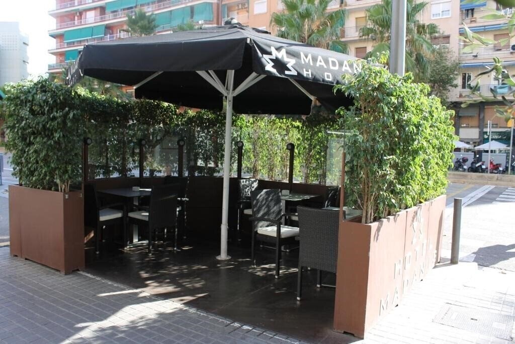 Апартаменти Madanis 4*