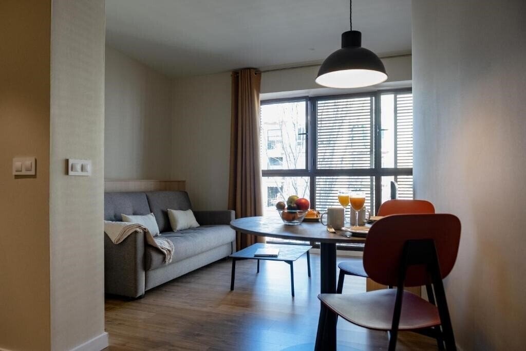 Отель Mh Apartments Urban 4*