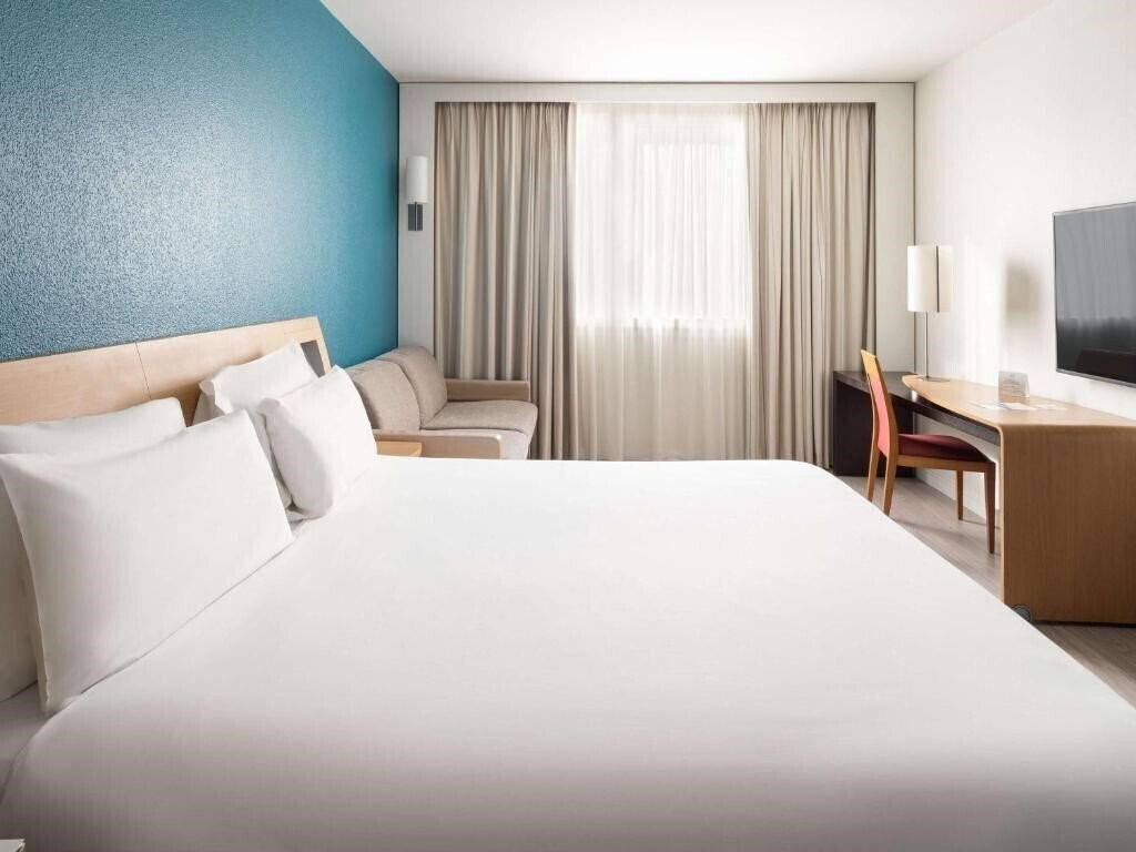 Апартаменты Novotel Barcelona Cornella 4*