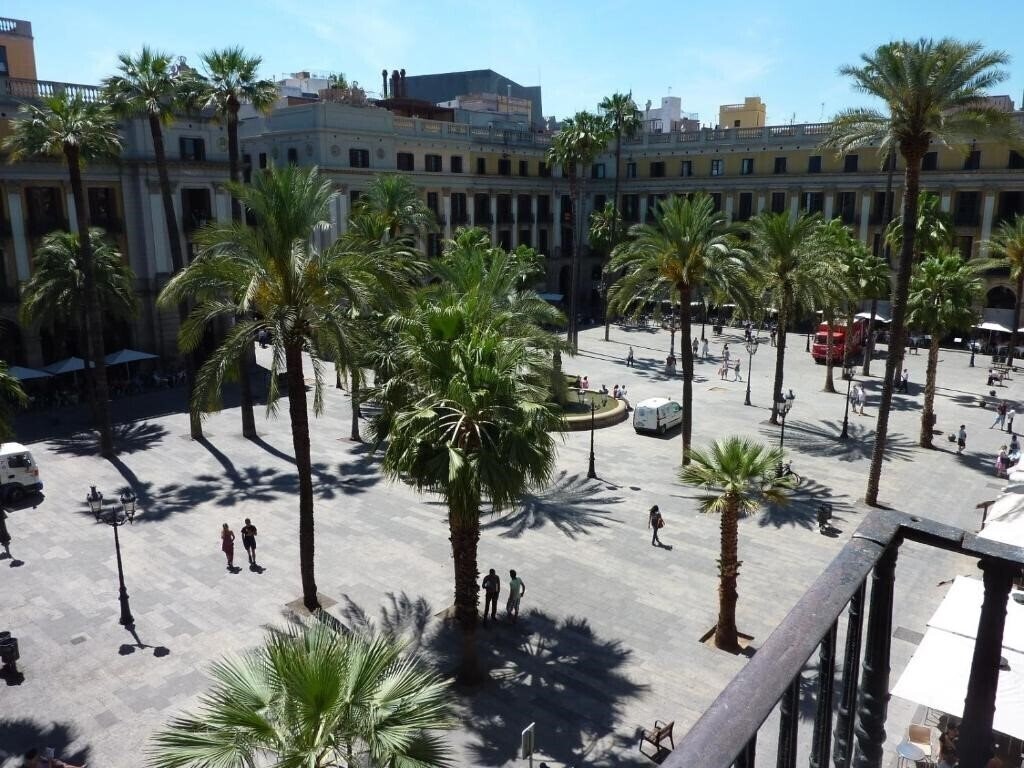 Апартаменты Roma Reial 1*