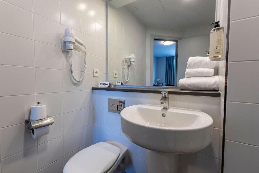 Картинка Travelodge Barcelona Poblenou 1*