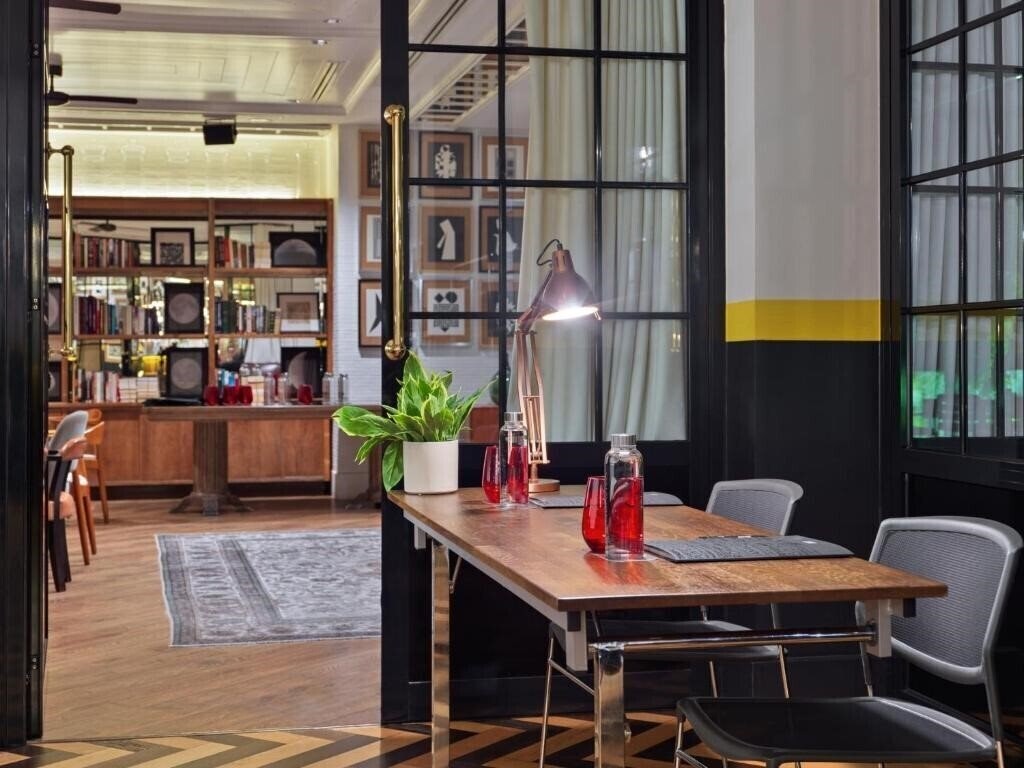 Территория H10 Metropolitan 4*