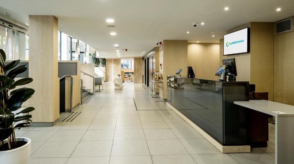 Апартаменти Ilunion Auditori 3*