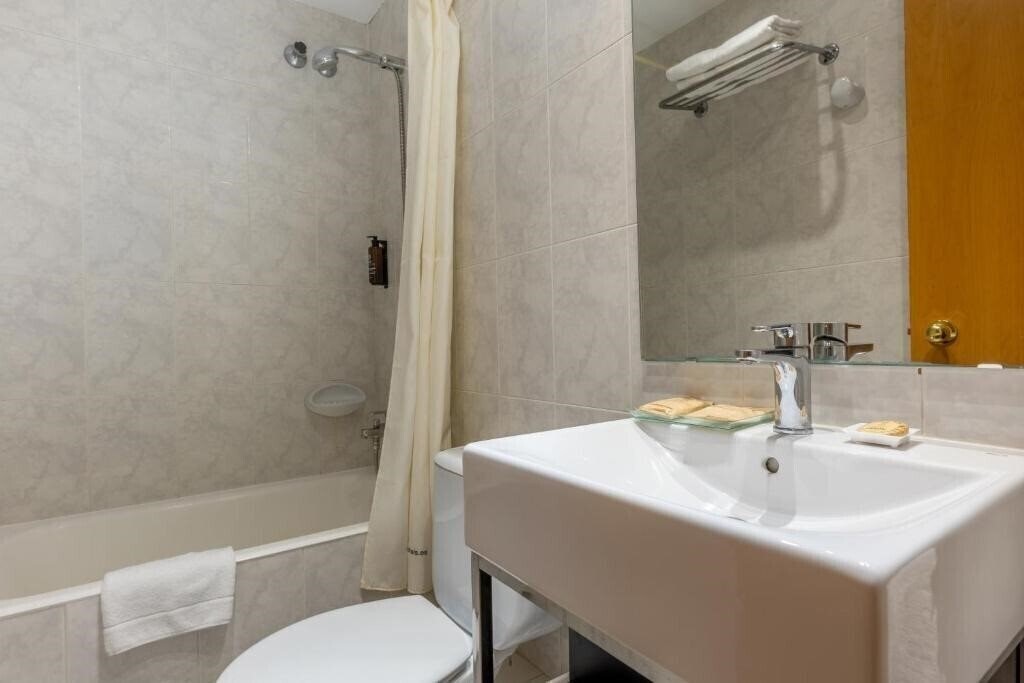 Апартаменты Lyon 1*