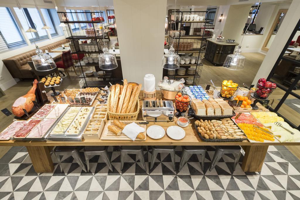 Апартаменты Barcelona Universal 4*