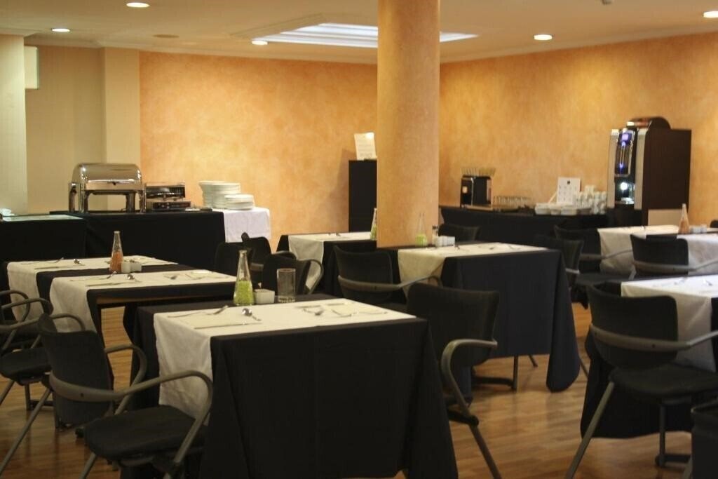 Вид Abbot Hotel 4*