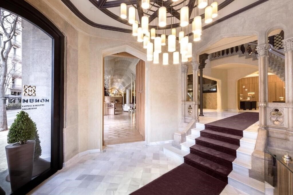 Панорама Monument 5*