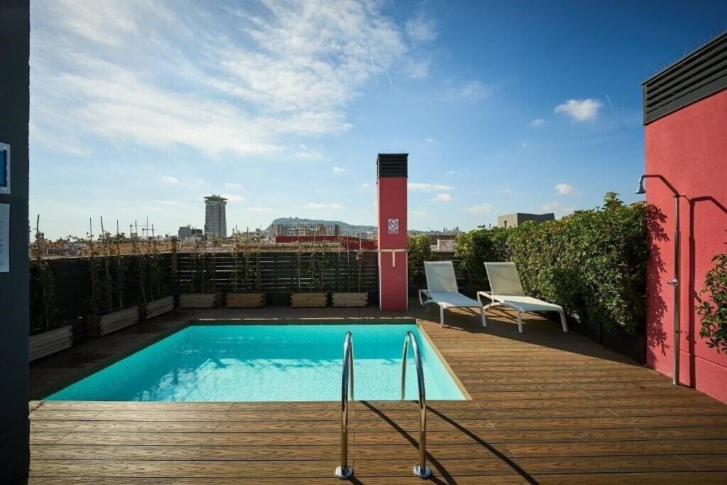 Отель Catalonia Avinyo 3*