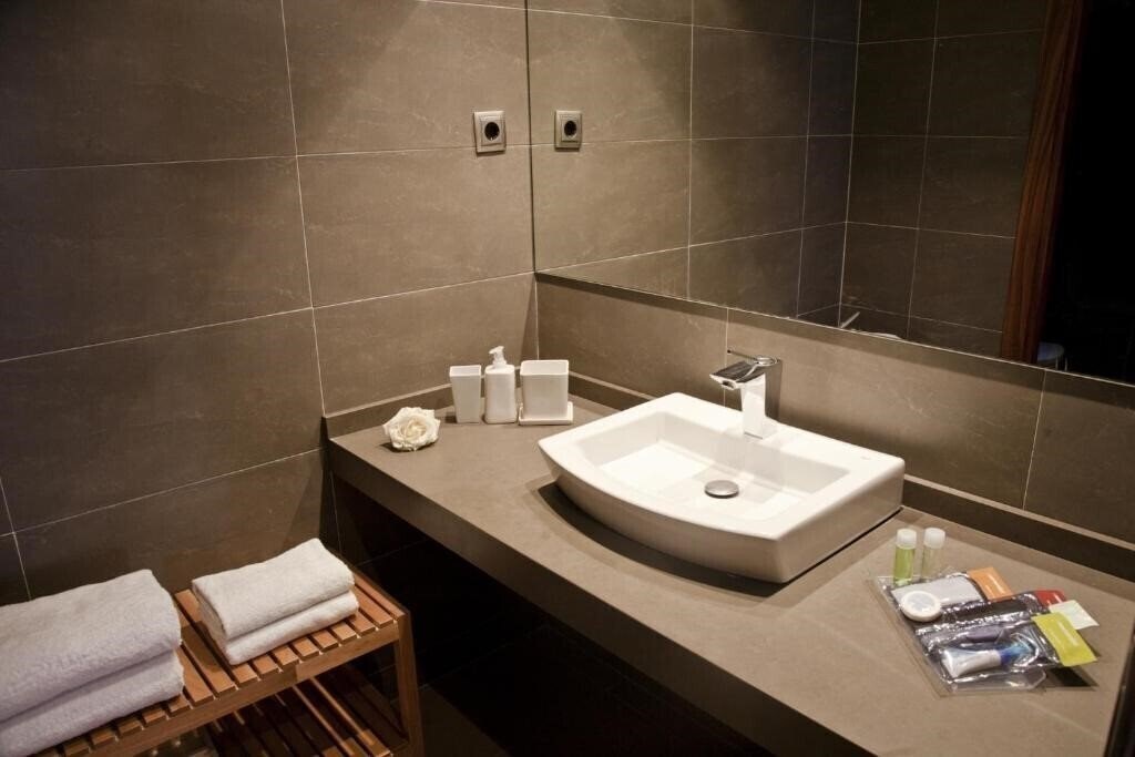 Територія Up Suites Bcn 4*