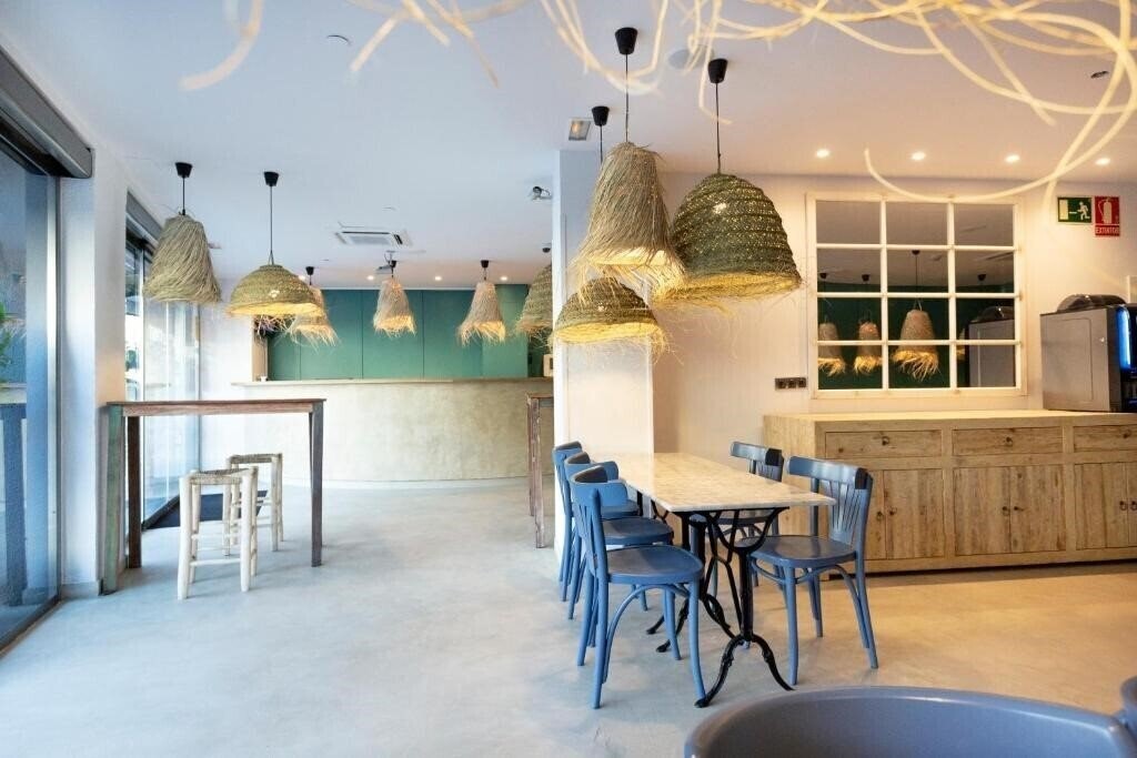 Картинка Hostal Bcn Port 2*