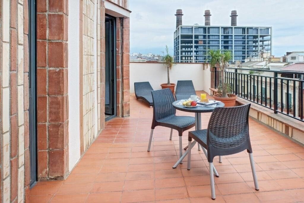 Вид Nuevo Triunfo 2*