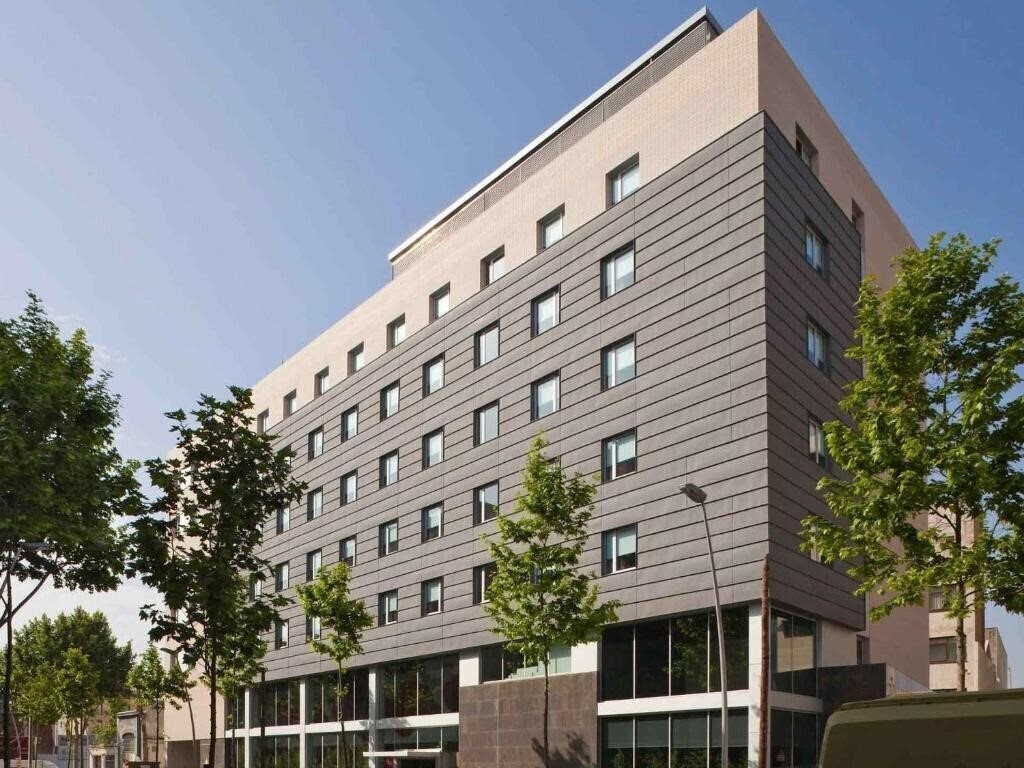 Фото Ibis Barcelona Plaza Glories 22 2*