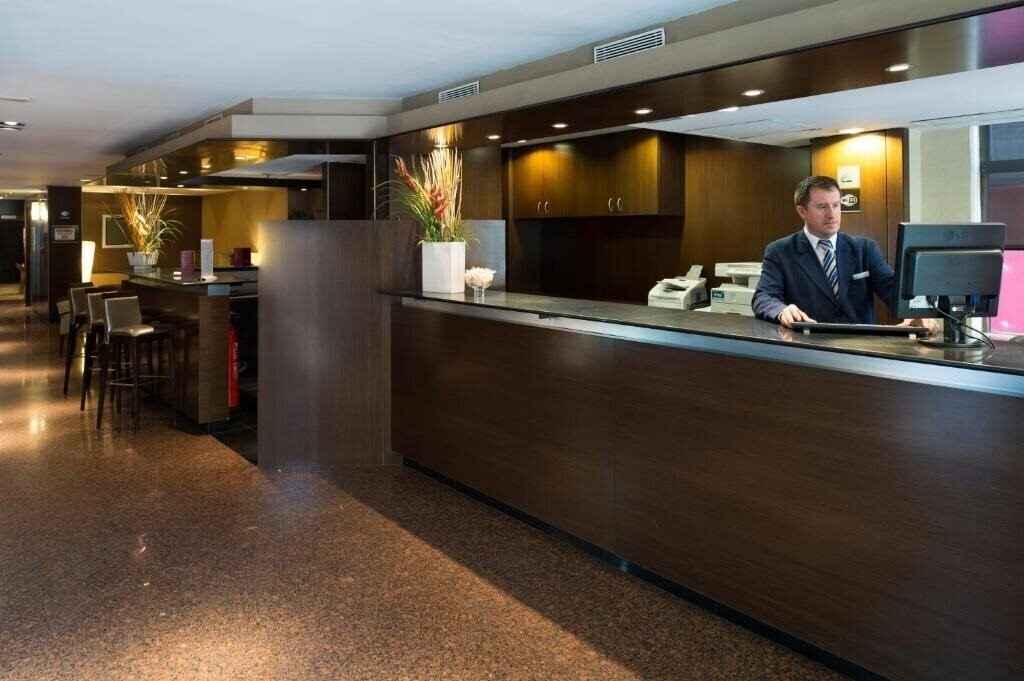 Апартаменты Catalonia Mikado Hotel 3*