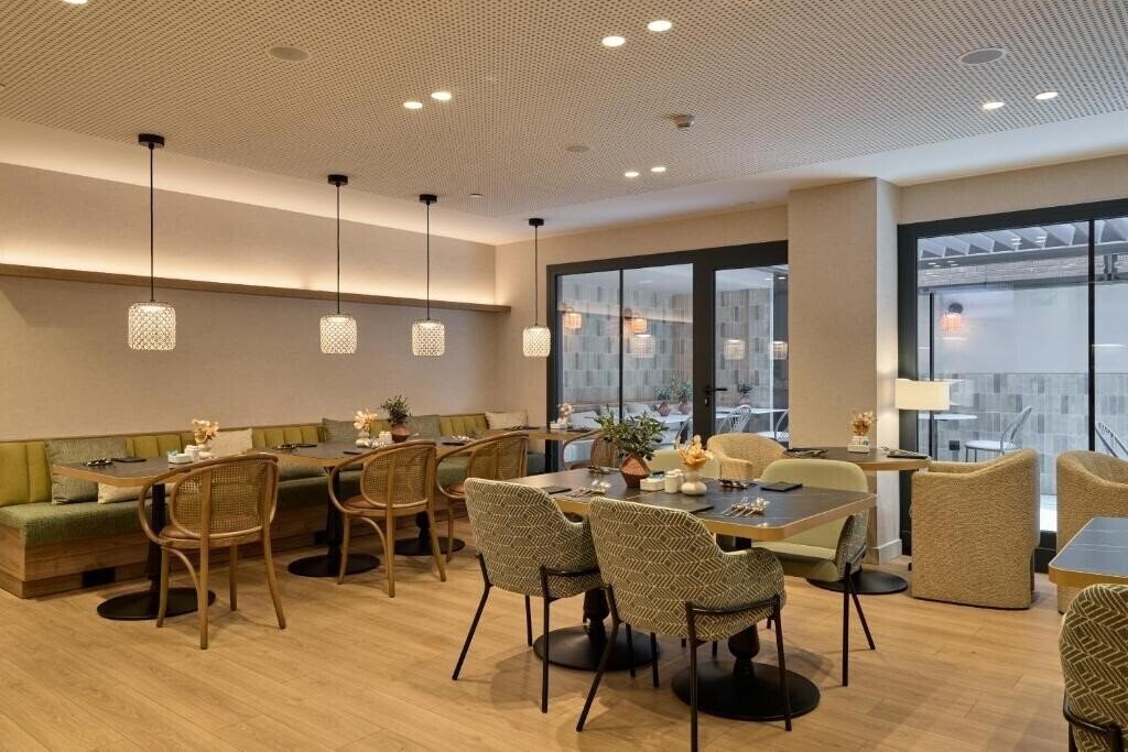 Панорама Catalonia Mikado Hotel 3*