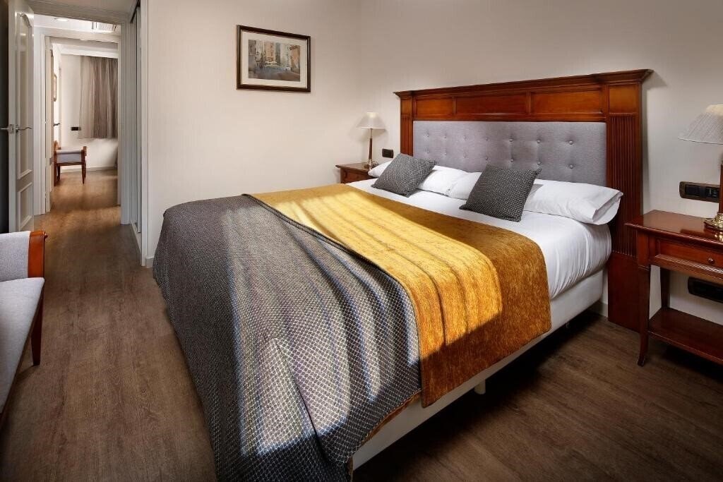 Апартаменты Hispanos 7 Suiza 4*