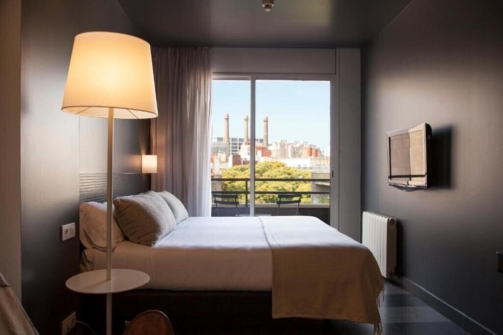 Апартаменты Hotel Chic & Basic Ramblas 3*