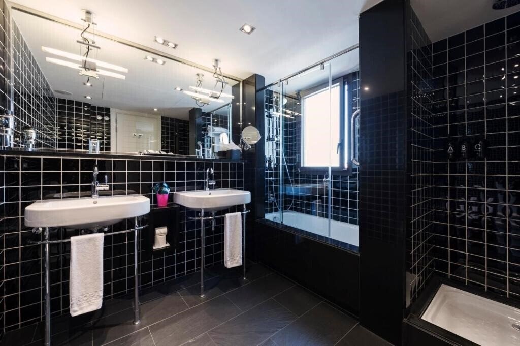 Територія Europark 3*