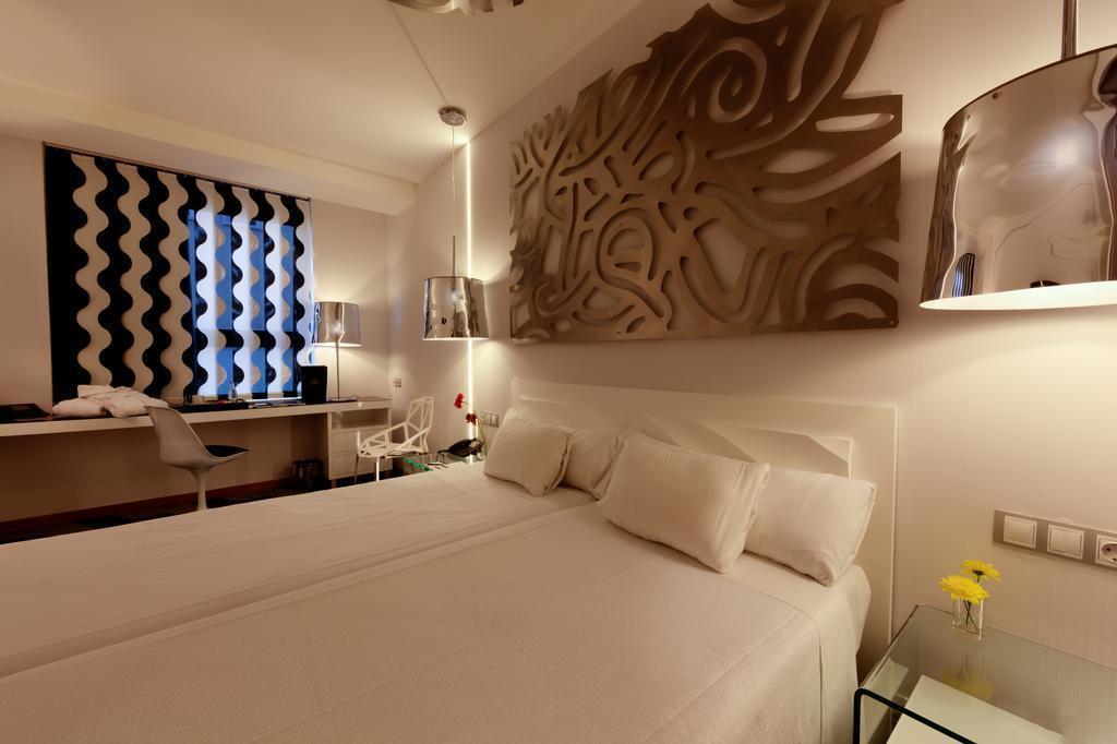 Вид Evenia Rossello 4*