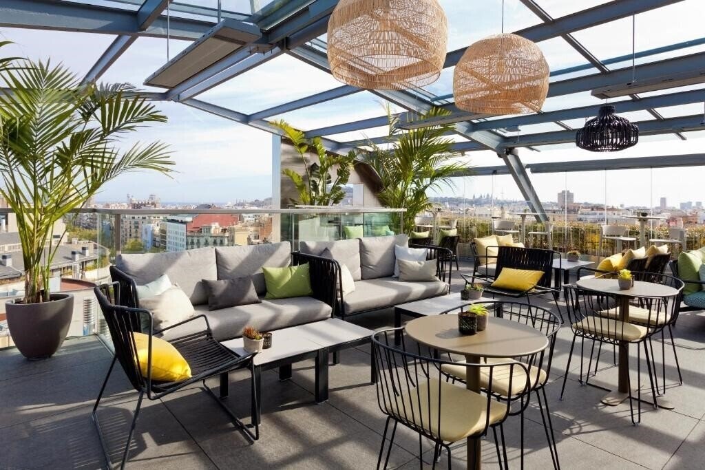 Территория Hotel Royal Passeig De Gracia 4*