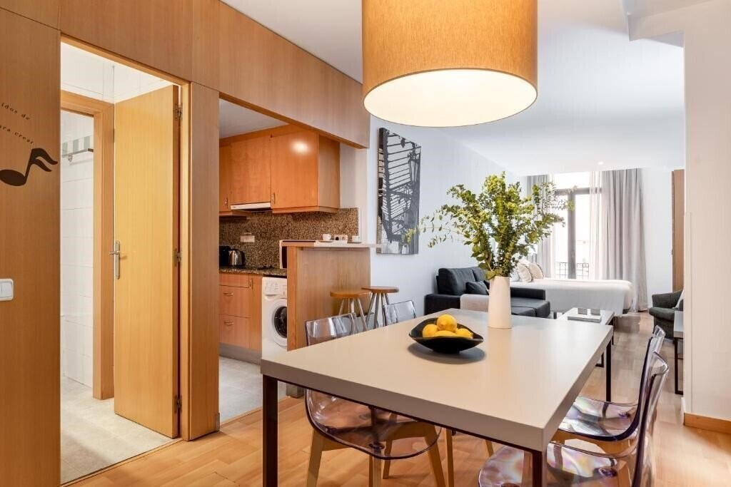 Апартаменти Mh Apartments Opera Rambla 3*