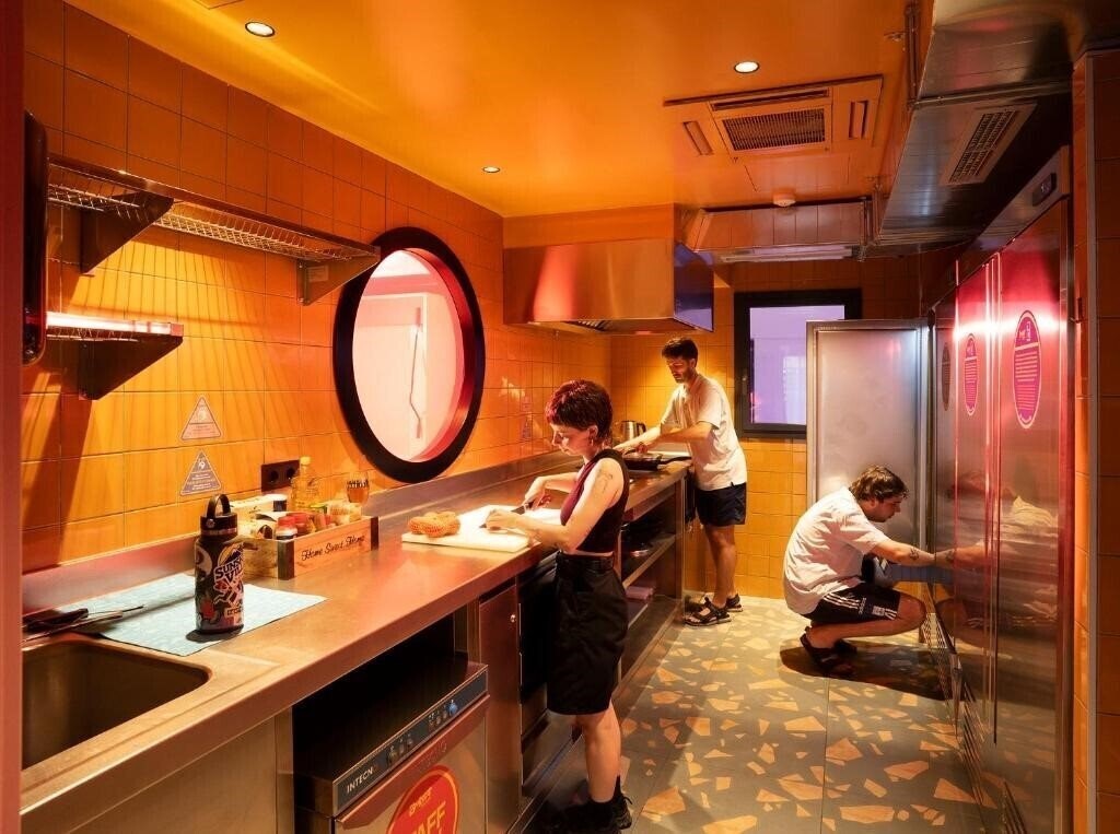 Территория Amistat City Hostel 1*