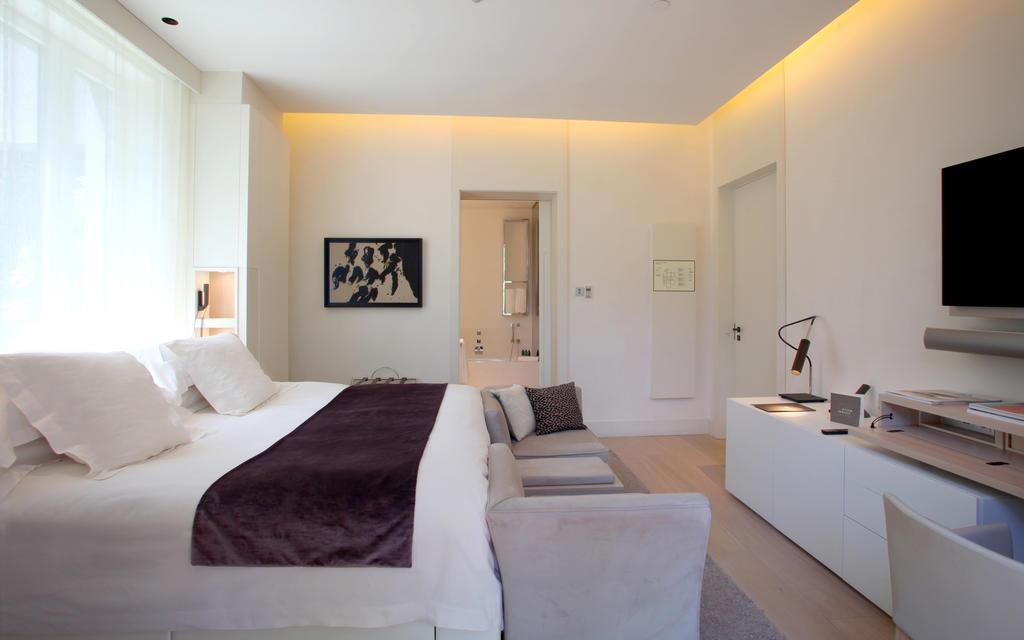 Апартаменти Abac Restaurant Hotel 5*