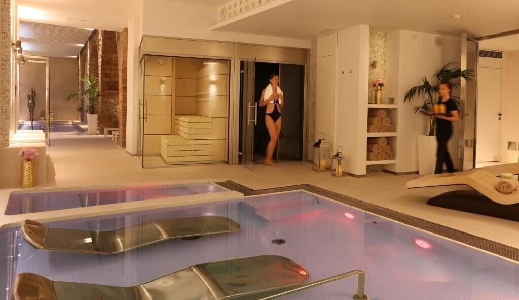 Панорама Abac Restaurant Hotel 5*