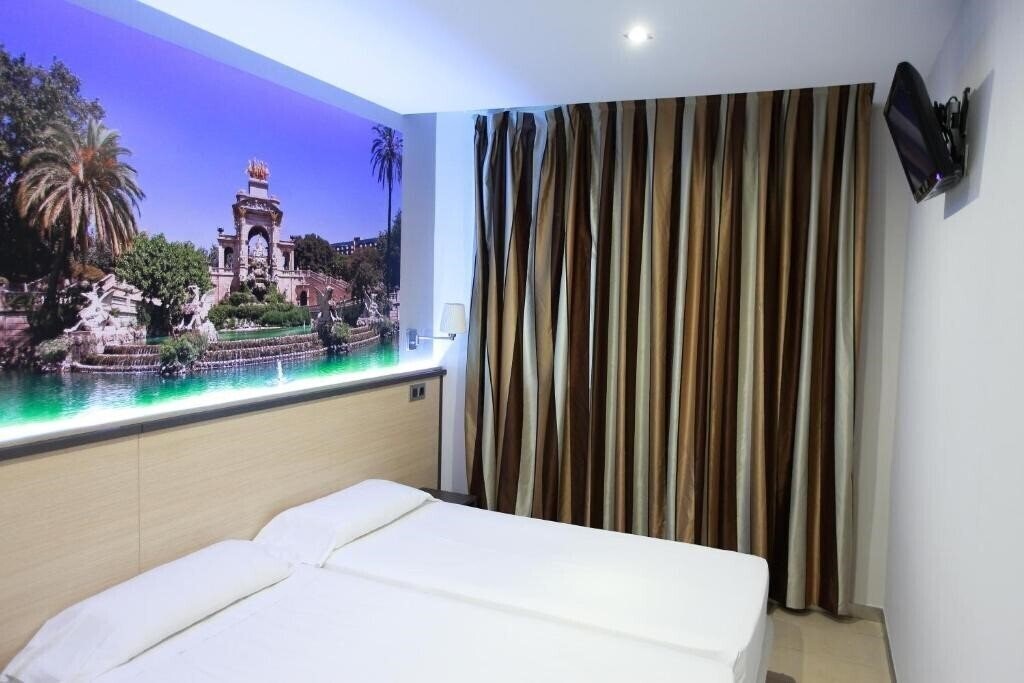 Територія Hostal Las Flores 2*