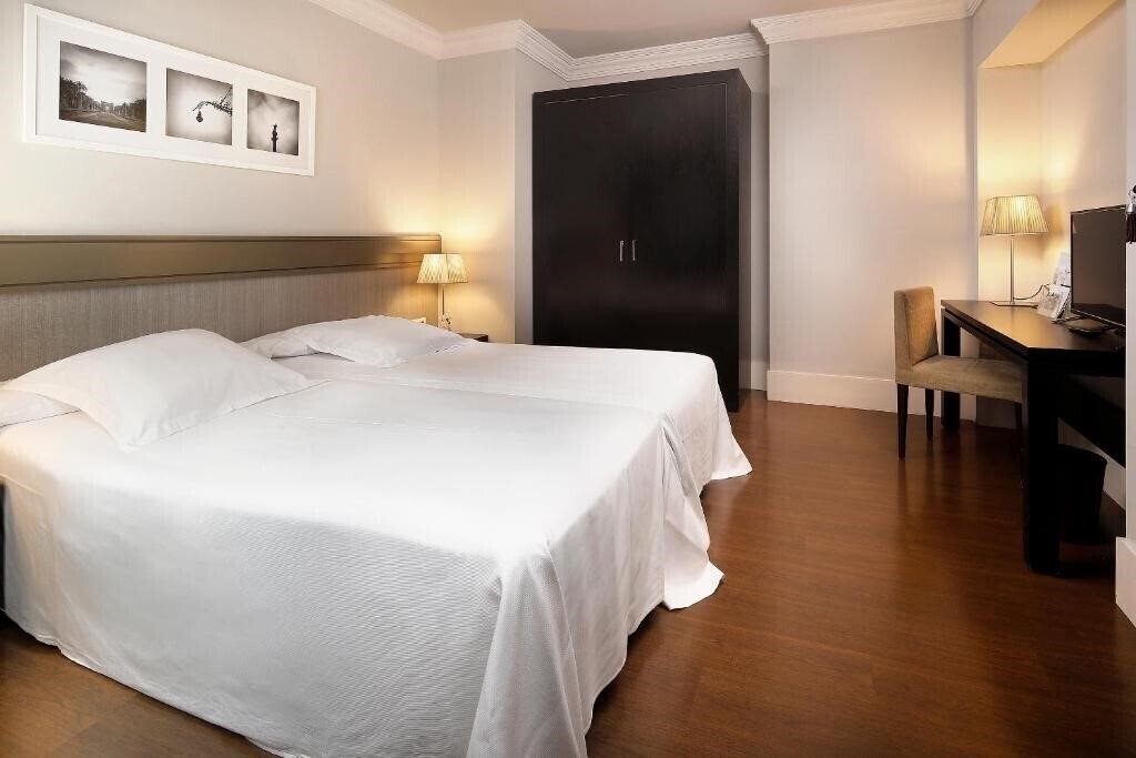 Панорама Hotel Condado 3*