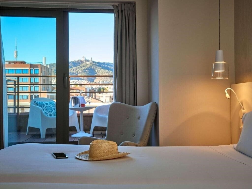 Отель Mercure Barcelona Condor 4*