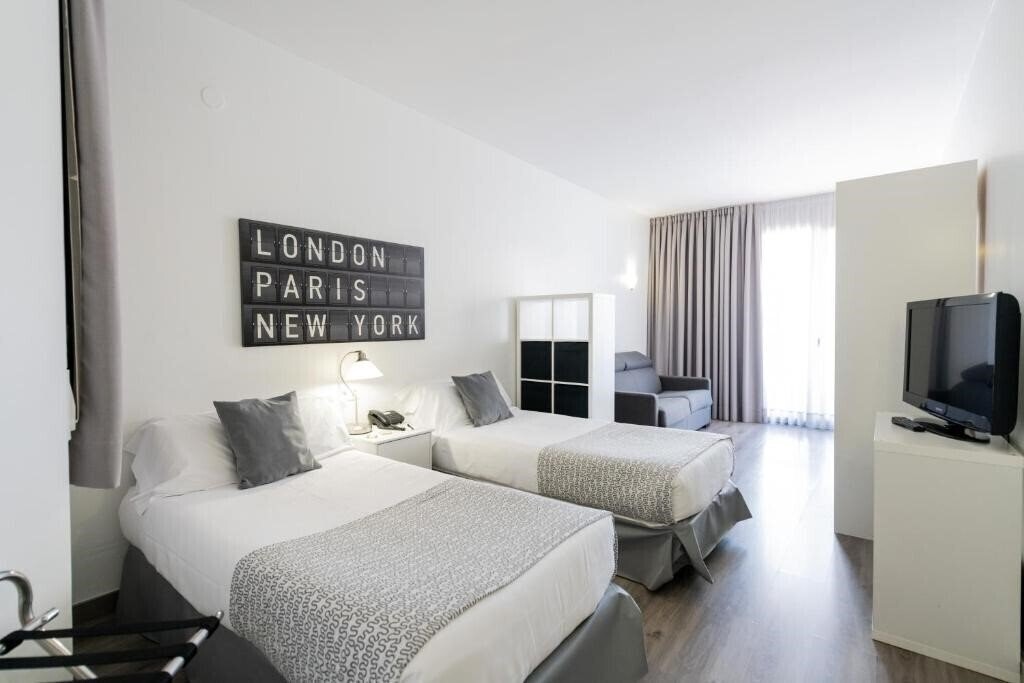 Готель Atenea Calabria Apartaments 3*