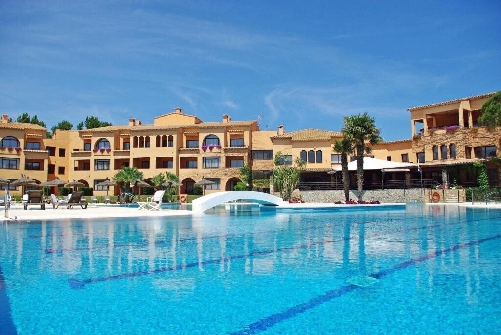 Вид La Costa Golf & Beach Resort 4*