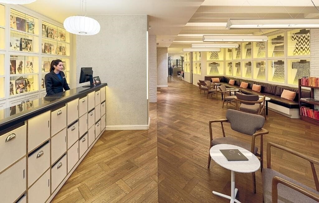 Картинка H10 Universitat 4*