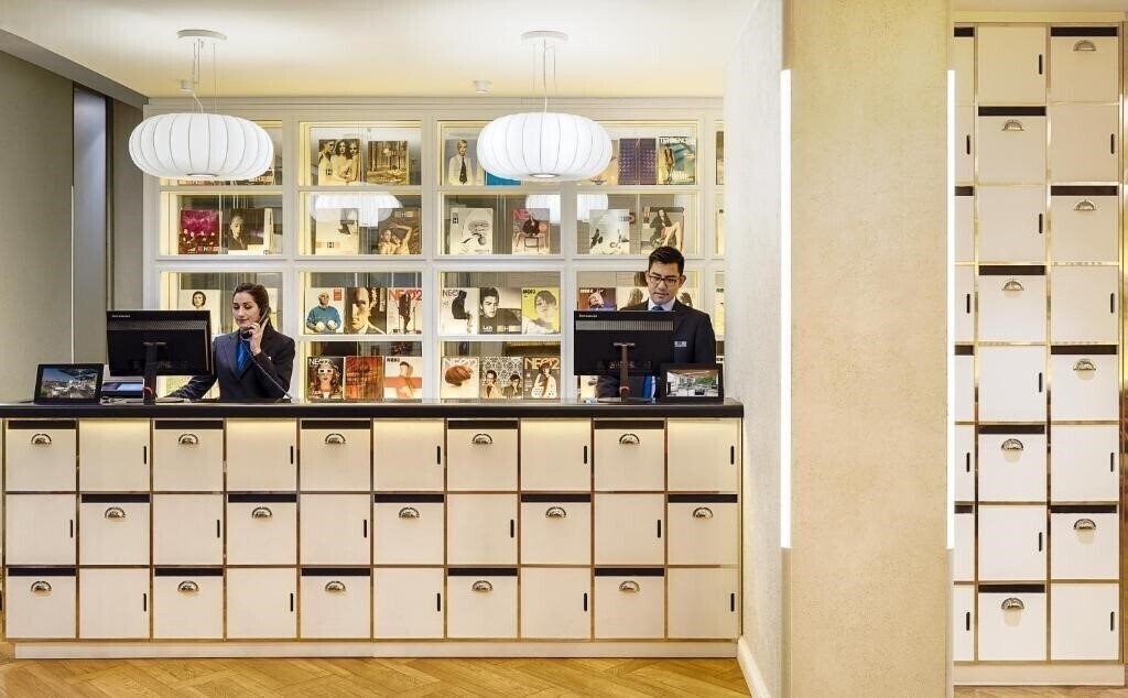 Территория H10 Universitat 4*