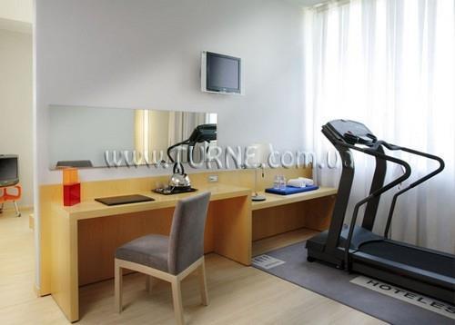 Апартаменти Tryp Barcelona Aeropuerto 4*