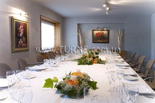 Апартаменти Atenea Valles 4*