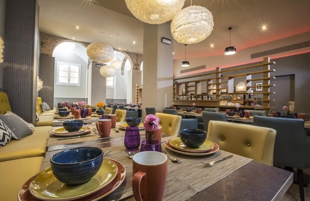 Вид Leonardo Hotel Barcelona Las Ramblas 3*