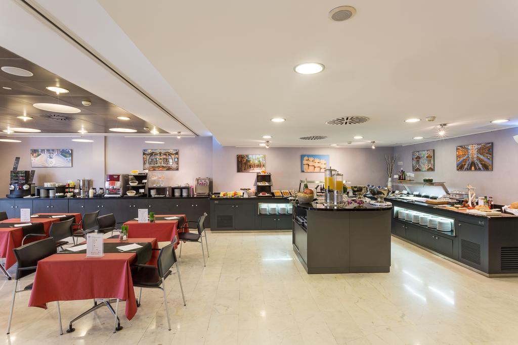 Територія Ayre Hotel Caspe (ex. Ayre Caspe) 4*