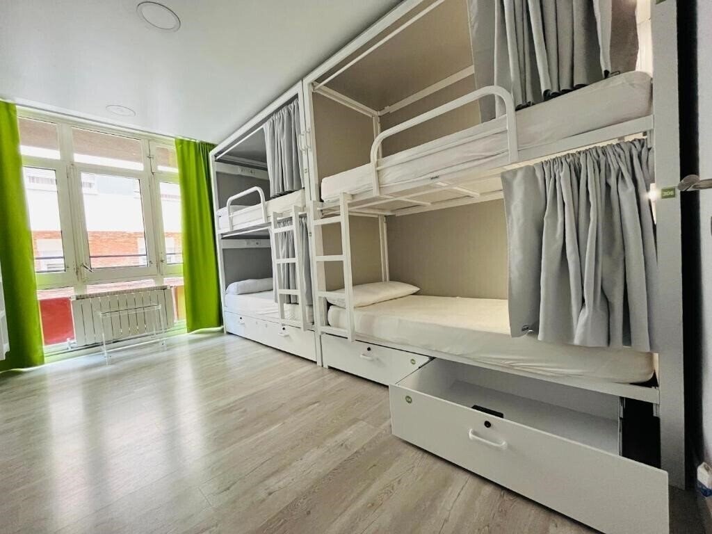 Апартаменты Alberguinn Youth Hostel 1*