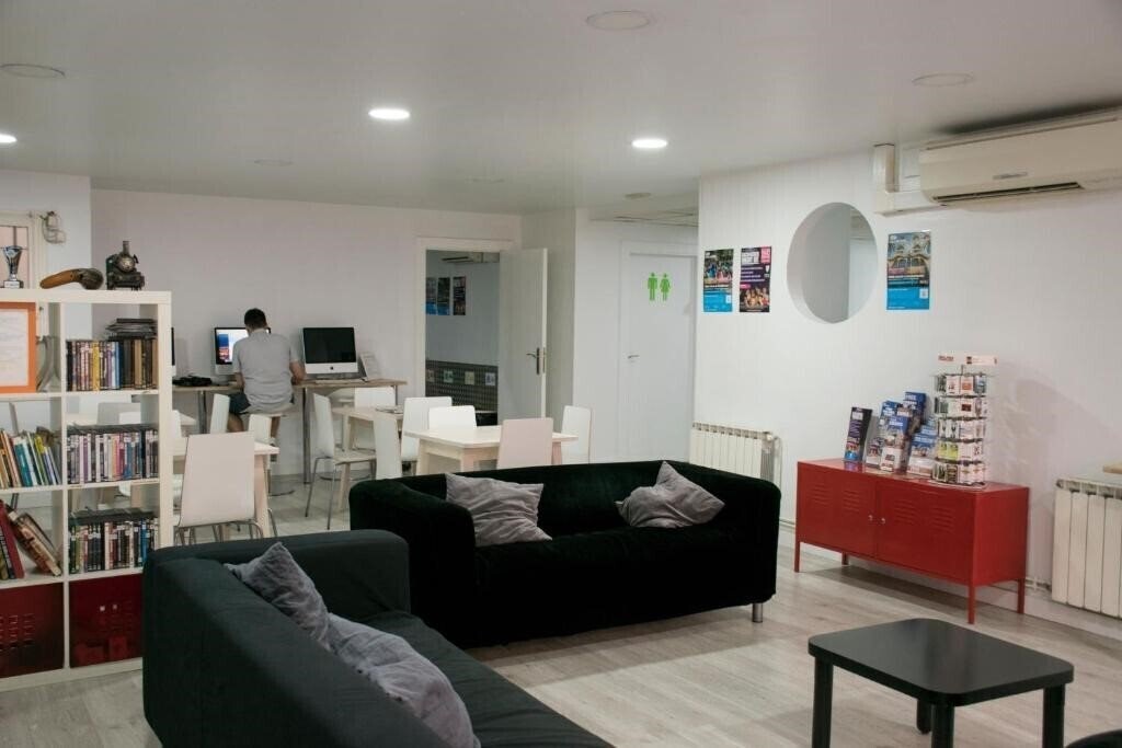 Панорама Alberguinn Youth Hostel 1*