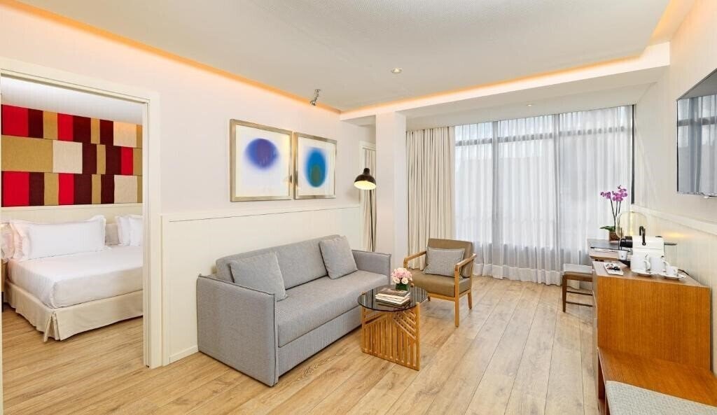 Апартаменти H10 Cubik 4*