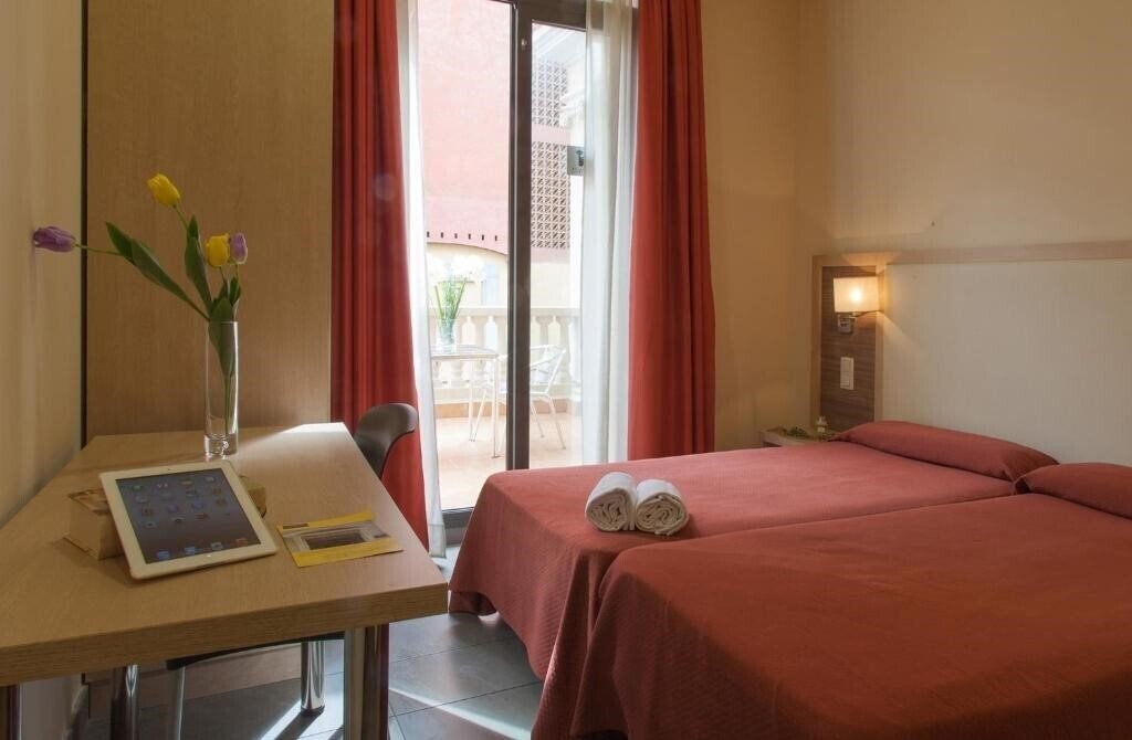 Територія Residencia Erasmus Gracia 3*