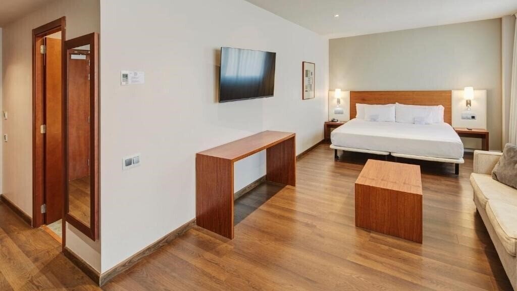 Панорама Sercotel Ciutat de Montcada 4*