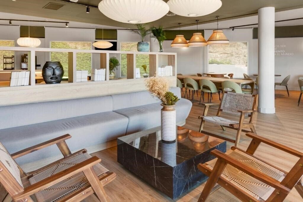 Панорама B&B Hotel Barcelona Granollers (ex. Sidorme Barcelona Granollers) 2*