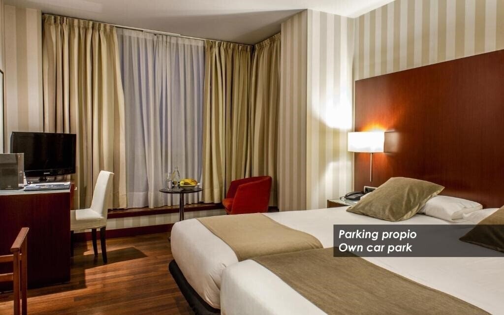 Апартаменты Zenit Borrell 4*