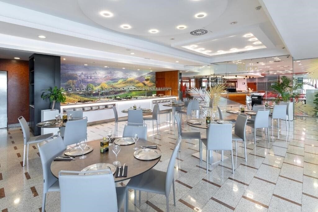 Панорама FRONTAIR CONGRESS 4*