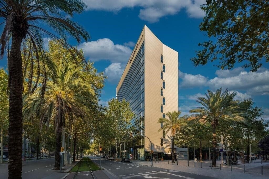 Отель Four Points By Sheraton Barcelona Diagonal 3*