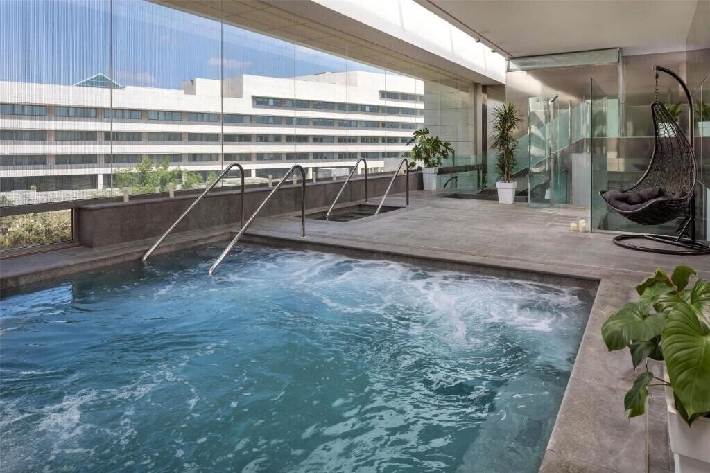 Вид NH Collection Barcelona Constanza (ex. NH Constanza) 4*