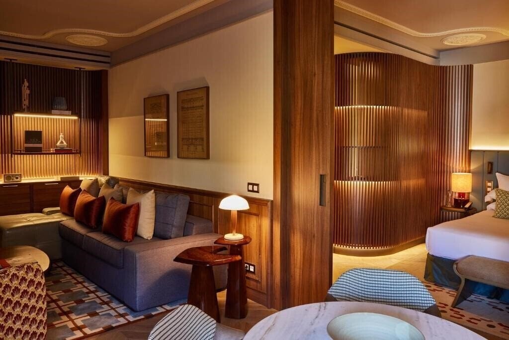 Фото Grand Hotel Central 4*