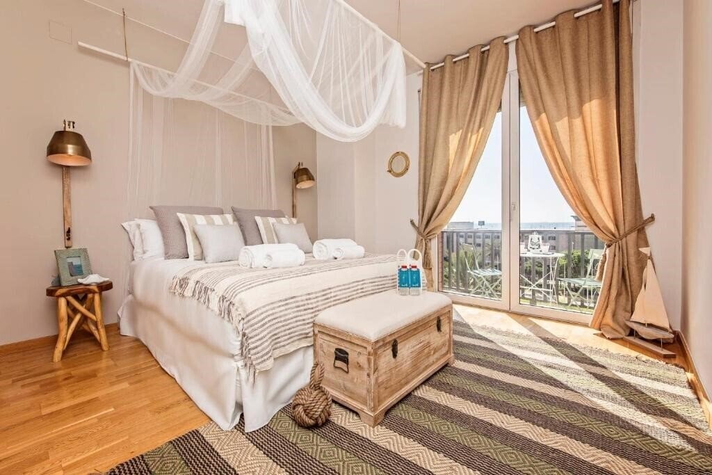 Панорама Hotel Arts 5*